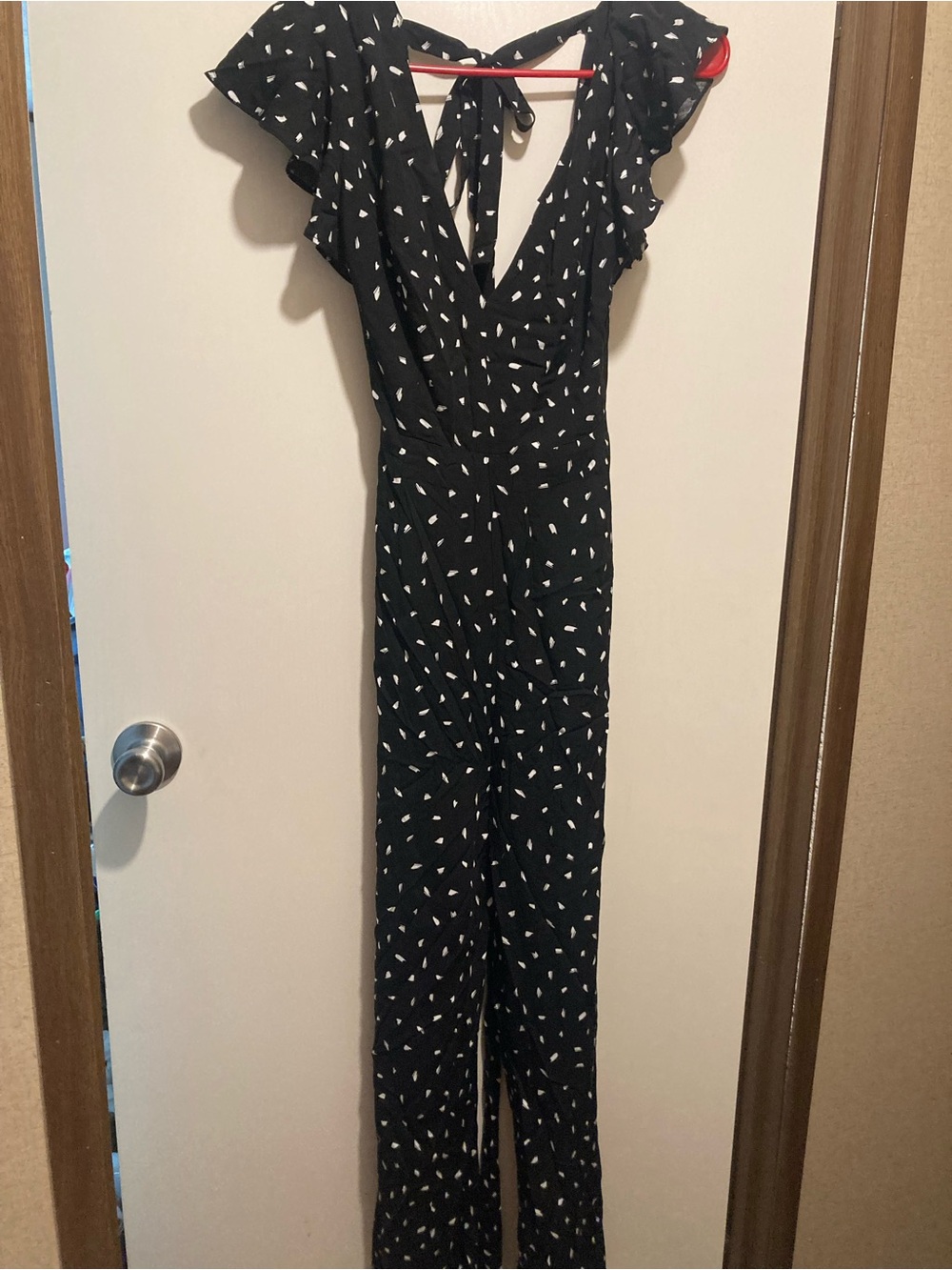 Lulu's Black and White Printed V-Neck Wide-Leg Jumpsuit
